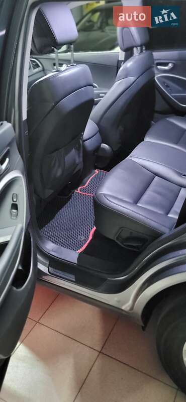 Позашляховик / Кросовер Hyundai Santa FE 2017 в Черкасах