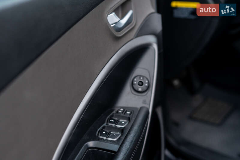 Позашляховик / Кросовер Hyundai Santa FE 2012 в Вінниці