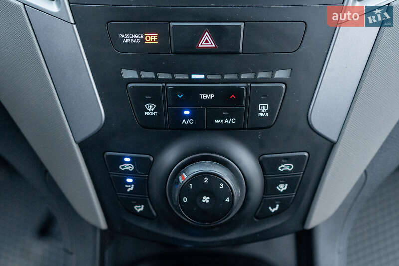 Позашляховик / Кросовер Hyundai Santa FE 2012 в Вінниці