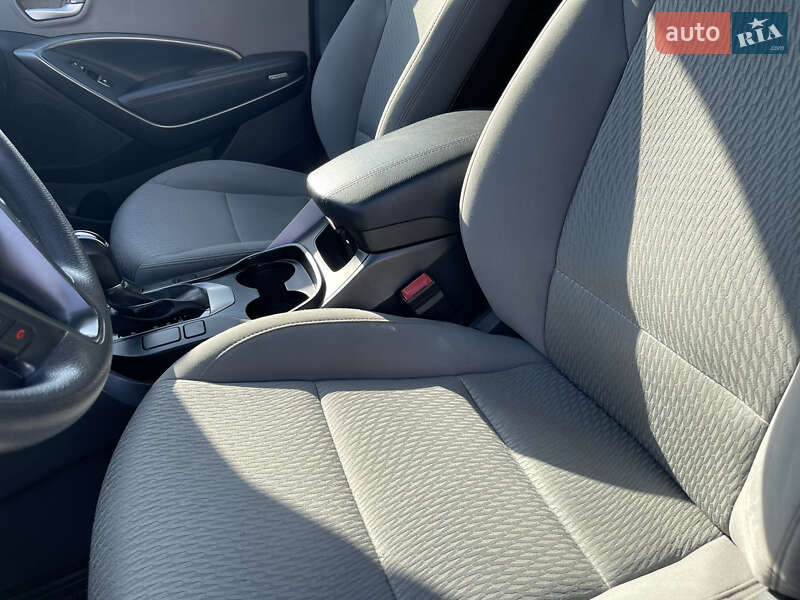 Внедорожник / Кроссовер Hyundai Santa FE 2017 в Мукачево