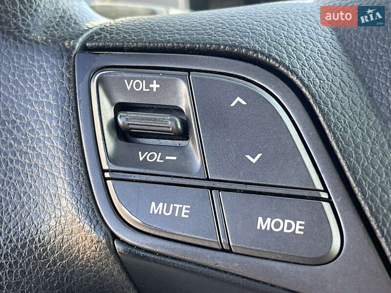 Внедорожник / Кроссовер Hyundai Santa FE 2017 в Мукачево