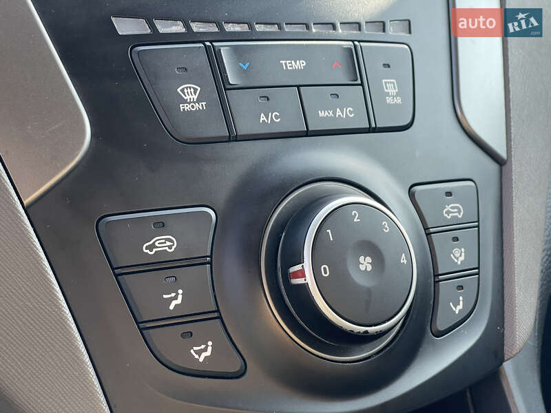 Внедорожник / Кроссовер Hyundai Santa FE 2017 в Мукачево