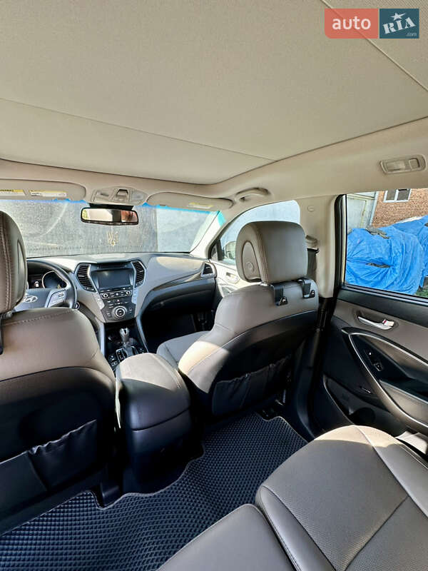 Позашляховик / Кросовер Hyundai Santa FE 2016 в Івано-Франківську