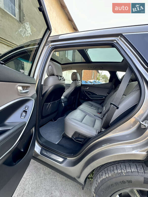 Позашляховик / Кросовер Hyundai Santa FE 2016 в Івано-Франківську