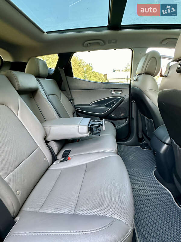 Позашляховик / Кросовер Hyundai Santa FE 2016 в Івано-Франківську