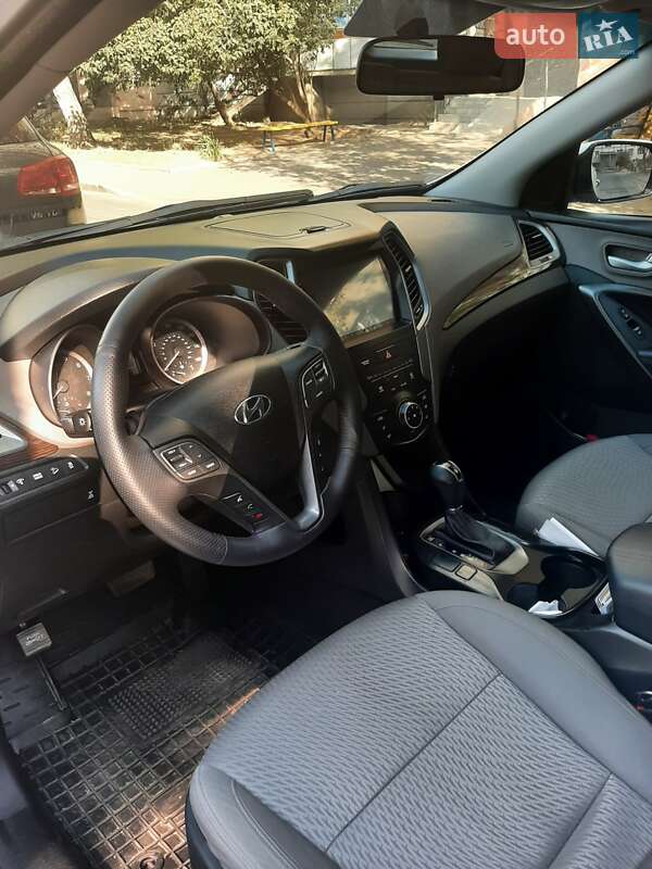 Позашляховик / Кросовер Hyundai Santa FE 2016 в Харкові