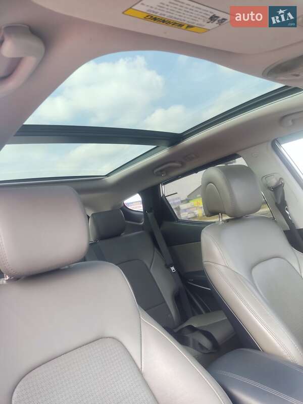 Внедорожник / Кроссовер Hyundai Santa FE 2015 в Киеве