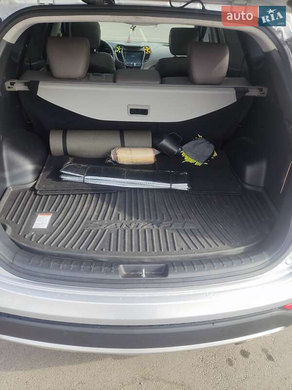 Внедорожник / Кроссовер Hyundai Santa FE 2015 в Киеве