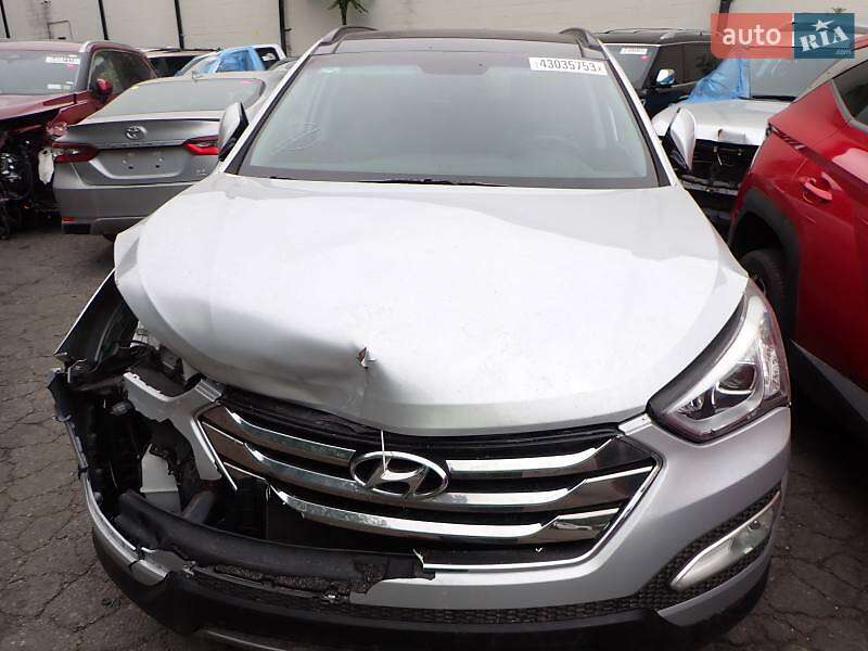 Внедорожник / Кроссовер Hyundai Santa FE 2015 в Киеве