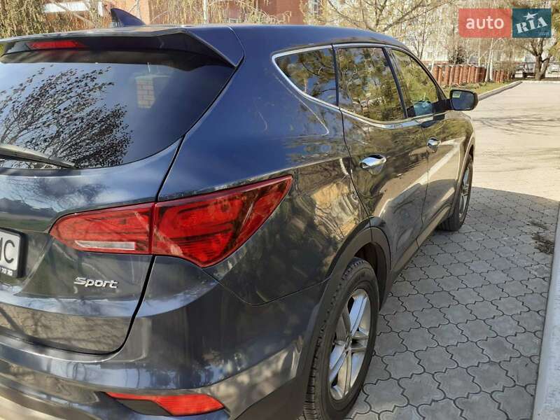 Внедорожник / Кроссовер Hyundai Santa FE 2017 в Киеве