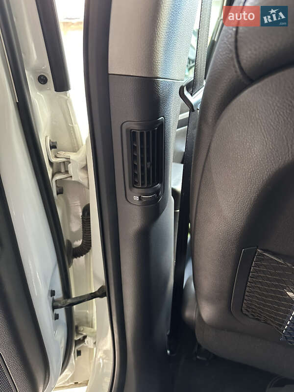 Позашляховик / Кросовер Hyundai Santa FE 2012 в Дніпрі