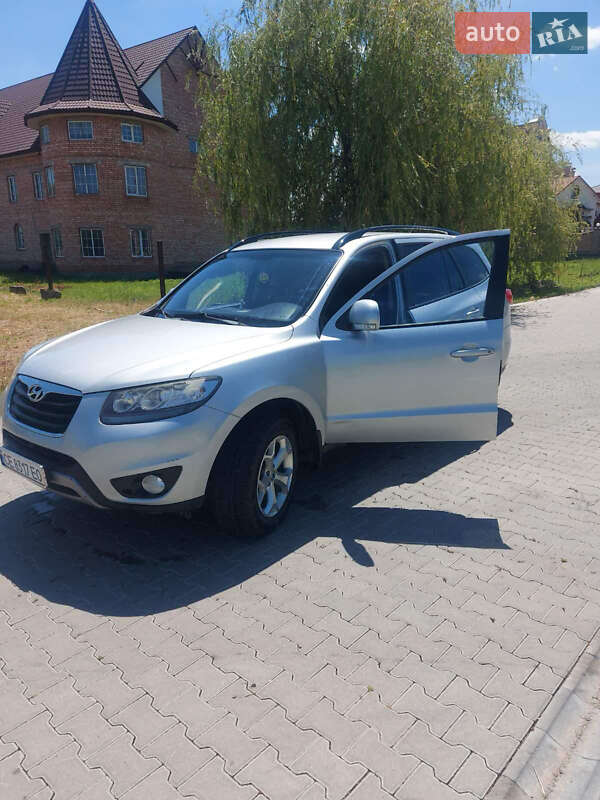 Позашляховик / Кросовер Hyundai Santa FE 2012 в Чернівцях