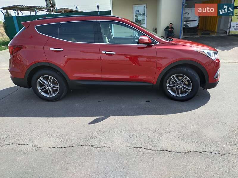 Внедорожник / Кроссовер Hyundai Santa FE 2016 в Бобрике