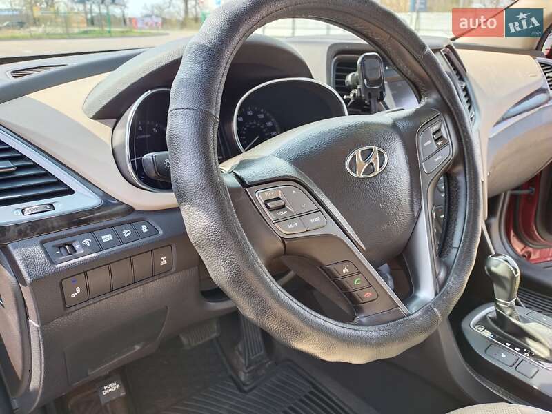 Внедорожник / Кроссовер Hyundai Santa FE 2016 в Бобрике