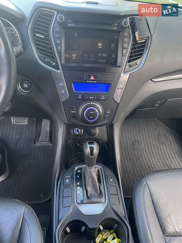 Позашляховик / Кросовер Hyundai Santa FE 2013 в Звягелі фото 11 Позашляховик / Кросовер Hyundai Santa FE 2013 в Звягелі