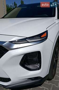 Внедорожник / Кроссовер Hyundai Santa FE 2018 в 