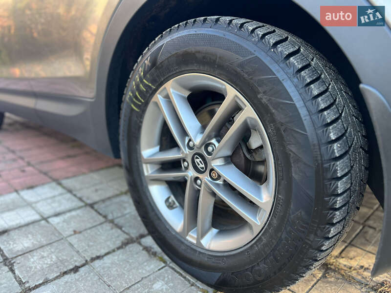 Внедорожник / Кроссовер Hyundai Santa FE 2017 в Борисполе