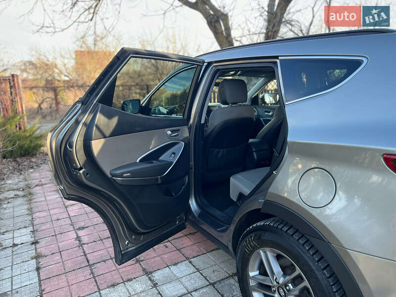 Внедорожник / Кроссовер Hyundai Santa FE 2017 в Борисполе