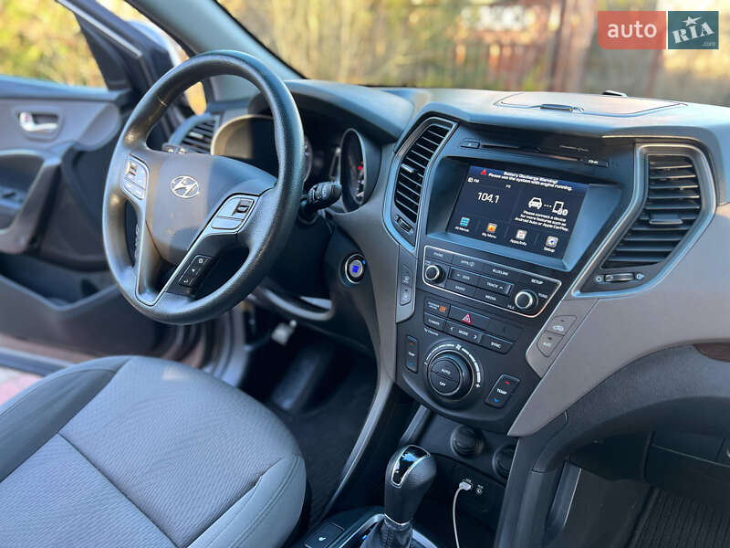 Внедорожник / Кроссовер Hyundai Santa FE 2017 в Борисполе