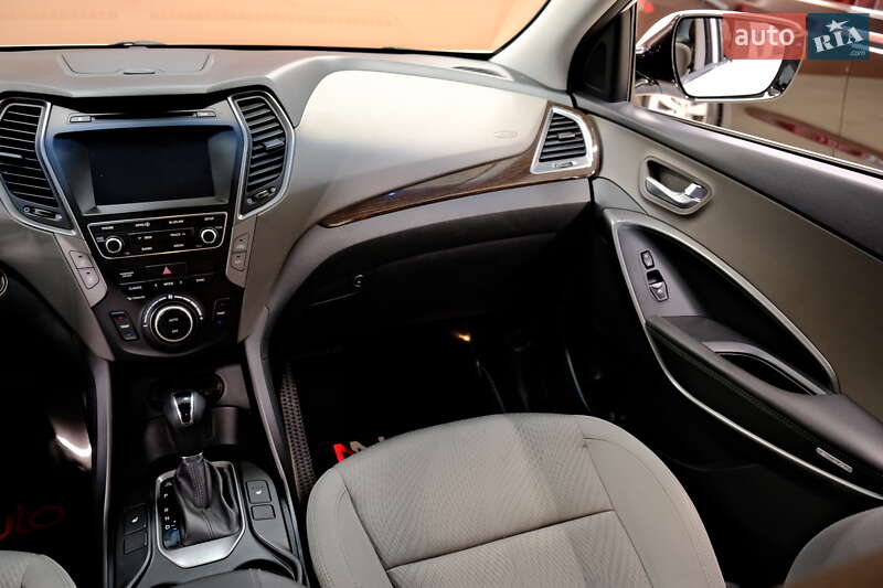 Внедорожник / Кроссовер Hyundai Santa FE 2019 в Одессе