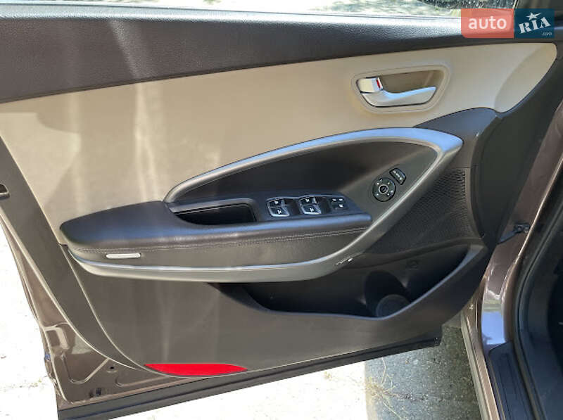 Позашляховик / Кросовер Hyundai Santa FE 2015 в Тетієві