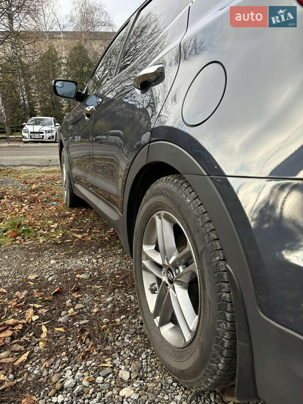 Внедорожник / Кроссовер Hyundai Santa FE 2017 в Кицмани фото 9 Внедорожник / Кроссовер Hyundai Santa FE 2017 в Кицмани