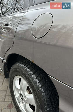 Позашляховик / Кросовер Hyundai Santa FE 2005 в 