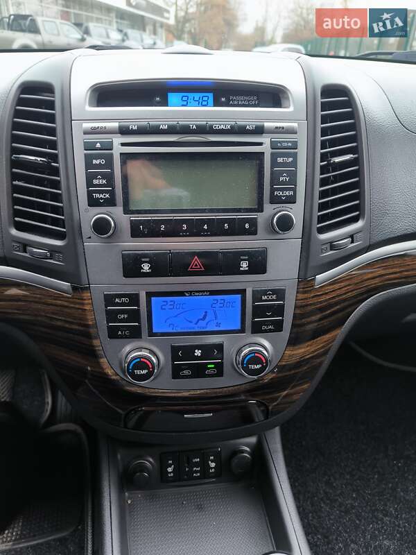 Внедорожник / Кроссовер Hyundai Santa FE 2010 в Чернигове