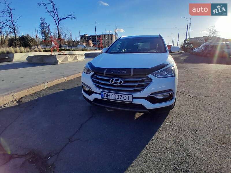 Позашляховик / Кросовер Hyundai Santa FE 2017 в Миколаєві