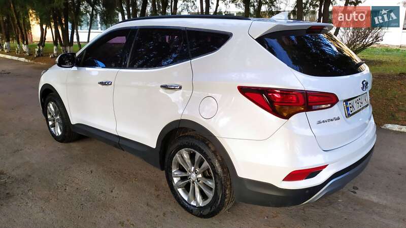 Позашляховик / Кросовер Hyundai Santa FE 2015 в Рівному