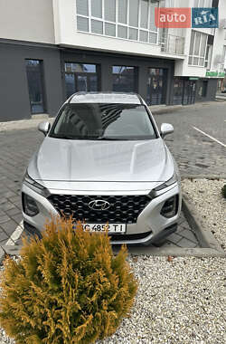 Внедорожник / Кроссовер Hyundai Santa FE 2019 в 
