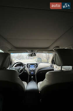 Внедорожник / Кроссовер Hyundai Santa FE 2013 в 