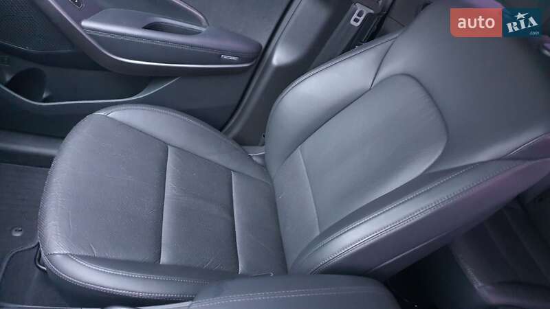 Позашляховик / Кросовер Hyundai Santa FE 2015 в Києві