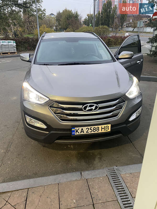 Позашляховик / Кросовер Hyundai Santa FE 2015 в Києві