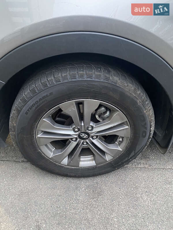Позашляховик / Кросовер Hyundai Santa FE 2015 в Києві
