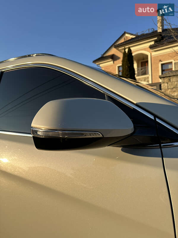 Внедорожник / Кроссовер Hyundai Santa FE 2015 в Ивано-Франковске