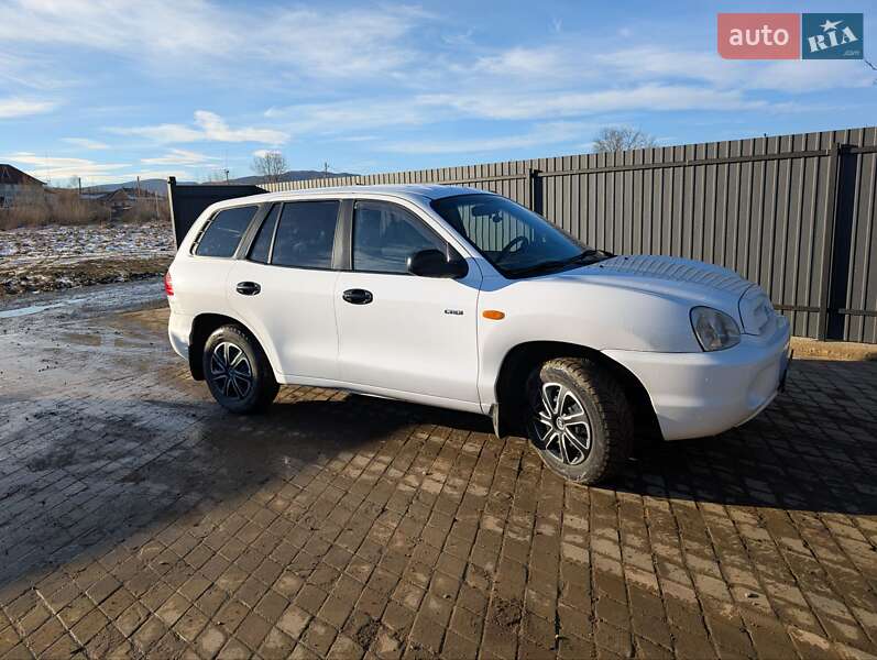 Позашляховик / Кросовер Hyundai Santa FE 2006 в Косові