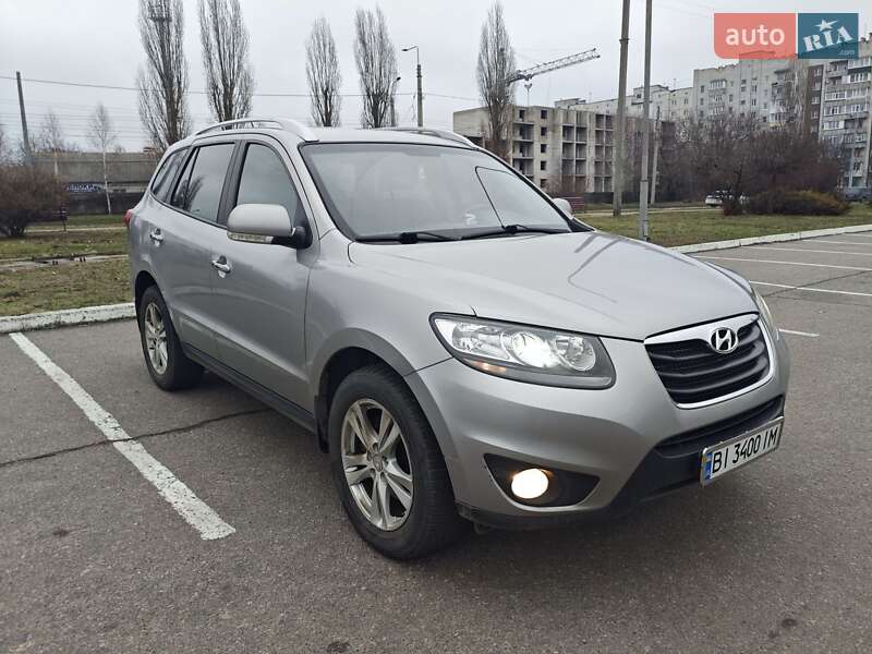 Внедорожник / Кроссовер Hyundai Santa FE 2010 в Кременчуге