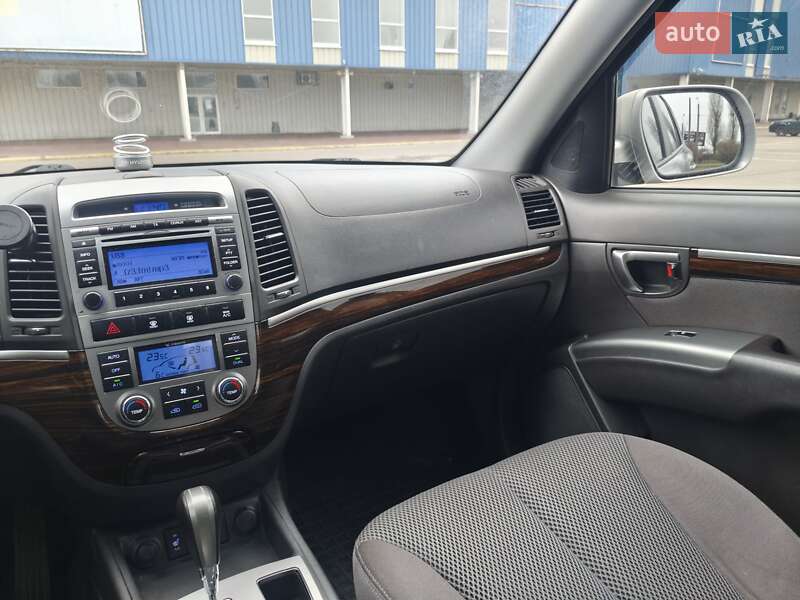 Внедорожник / Кроссовер Hyundai Santa FE 2010 в Кременчуге