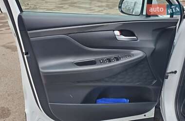 Внедорожник / Кроссовер Hyundai Santa FE 2022 в 