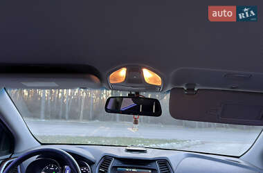 Внедорожник / Кроссовер Hyundai Santa FE 2015 в 