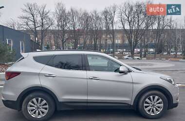 Внедорожник / Кроссовер Hyundai Santa FE 2016 в Киеве