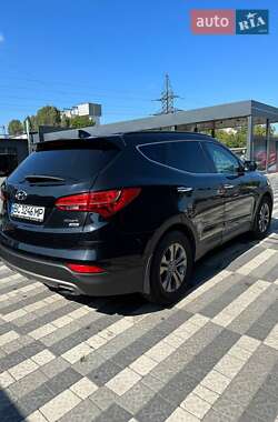 Внедорожник / Кроссовер Hyundai Santa FE 2015 в 
