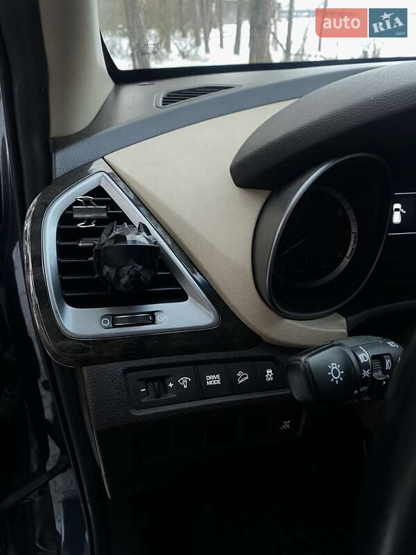 Позашляховик / Кросовер Hyundai Santa FE 2017 в Києві