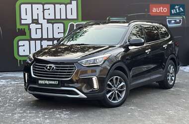 Внедорожник / Кроссовер Hyundai Santa FE 2015 в 