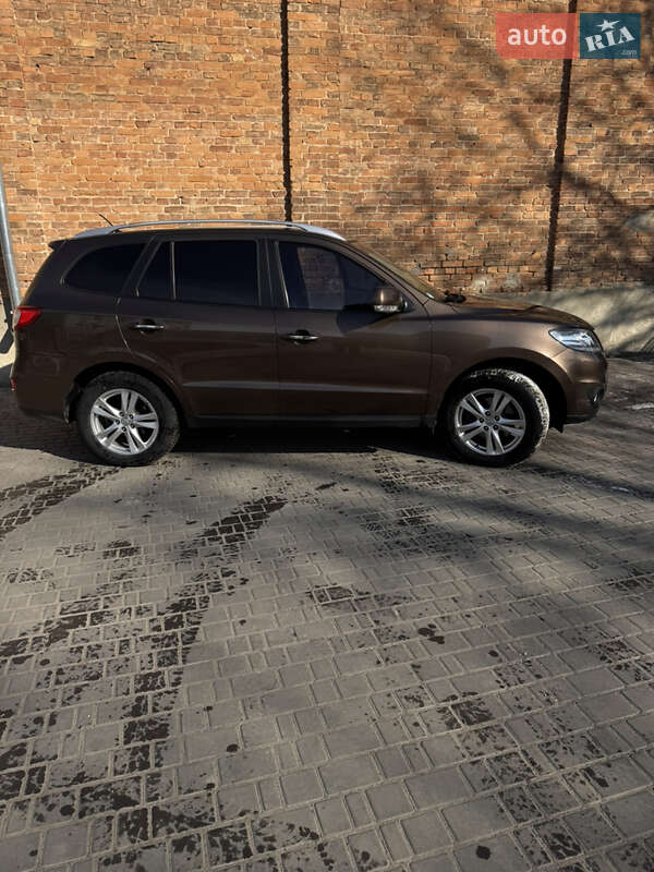 Внедорожник / Кроссовер Hyundai Santa FE 2010 в Здолбунове