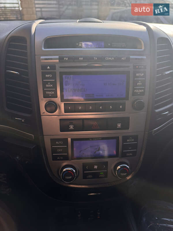 Внедорожник / Кроссовер Hyundai Santa FE 2010 в Здолбунове