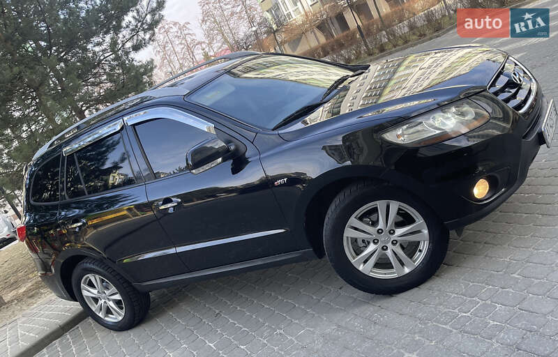 Позашляховик / Кросовер Hyundai Santa FE 2010 в Івано-Франківську