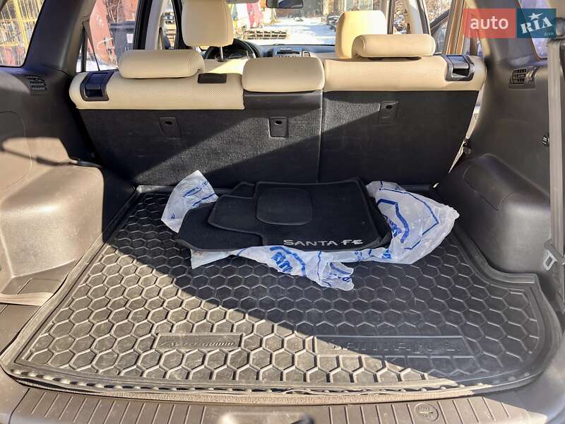 Позашляховик / Кросовер Hyundai Santa FE 2011 в Бучі