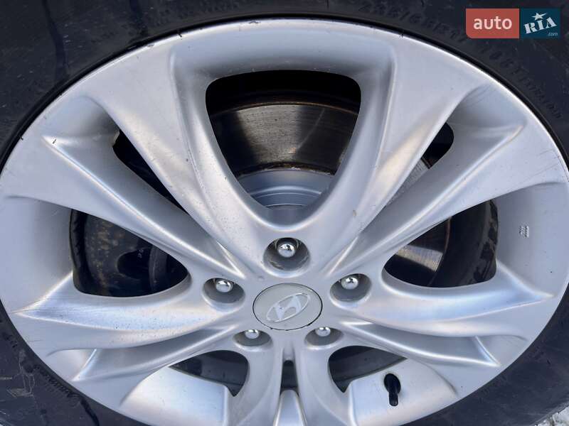 Позашляховик / Кросовер Hyundai Santa FE 2011 в Бучі